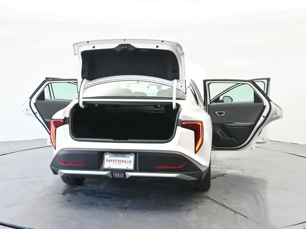 2025 Kia K4 LXS - Photo 41