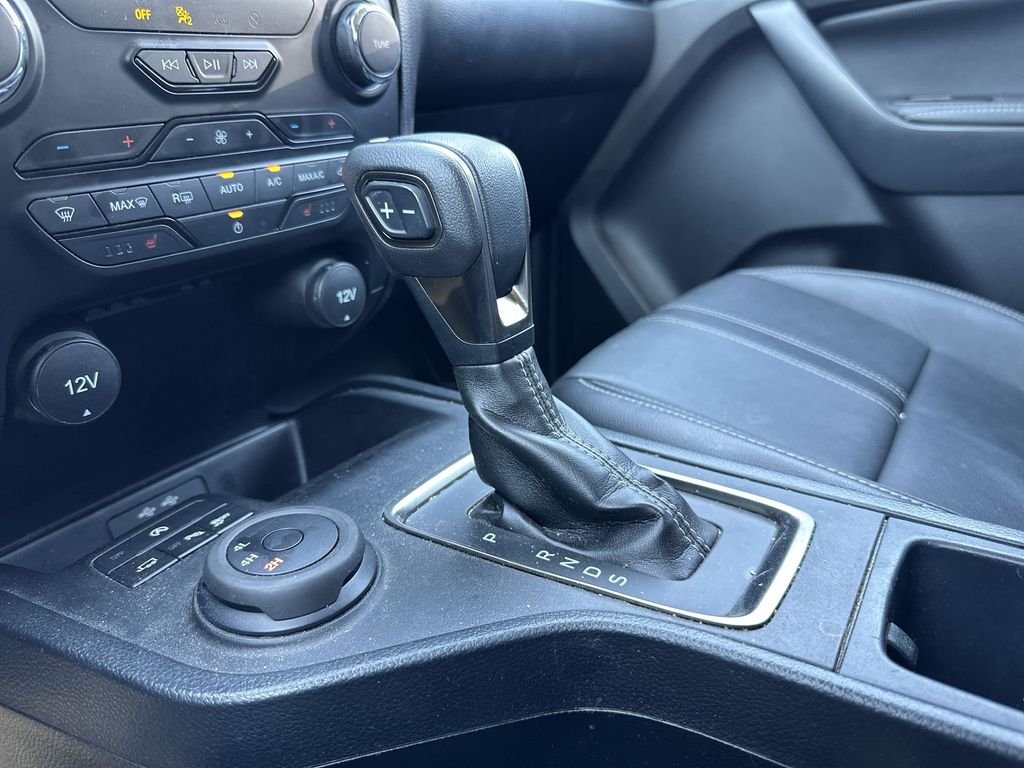 Used 2022 Black Ford Lariat image 12