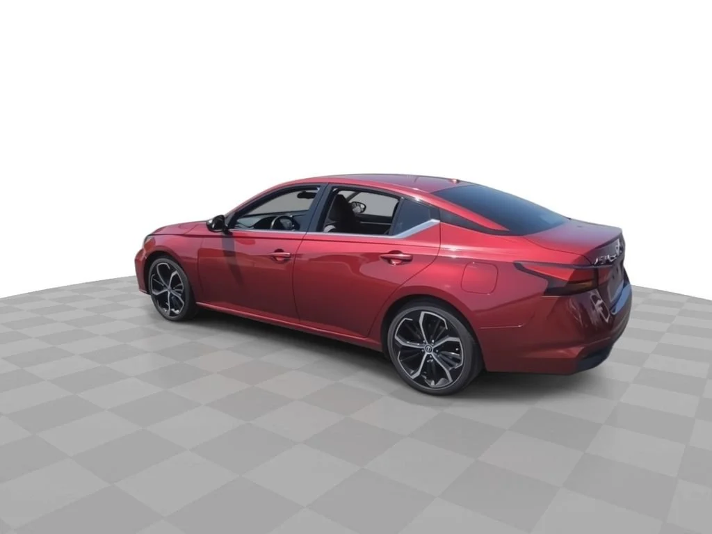 Used 2023 Red Nissan SR FWD image 6