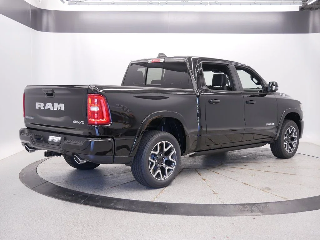 New 2026 Diamond Black Crystal Pearl-Coat Exterior Paint Ram Laramie image 6