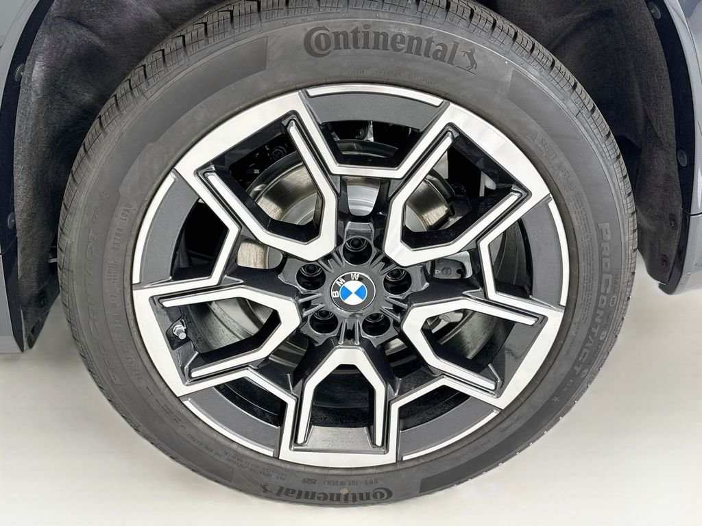 New 2027 Space Silver Metallic BMW xDrive28i image 30