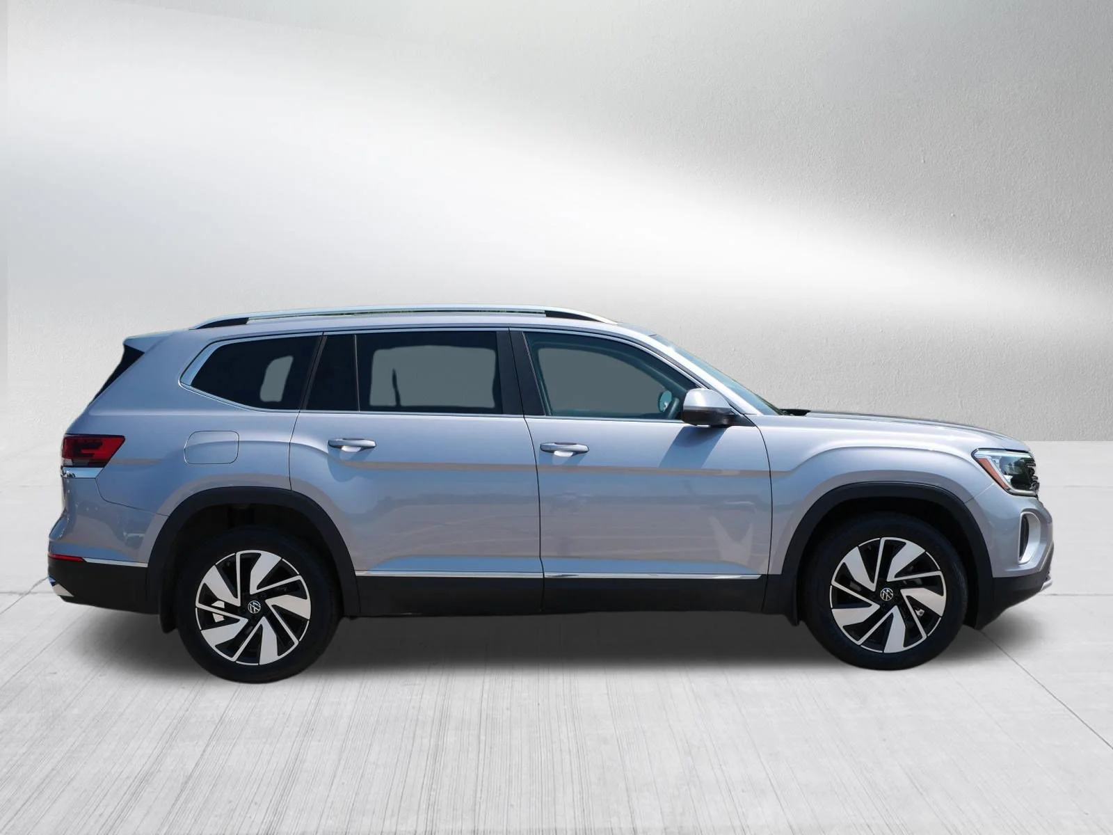 Certified Used 2024 Silver Mist Metallic Volkswagen 2.0T SEL image 8
