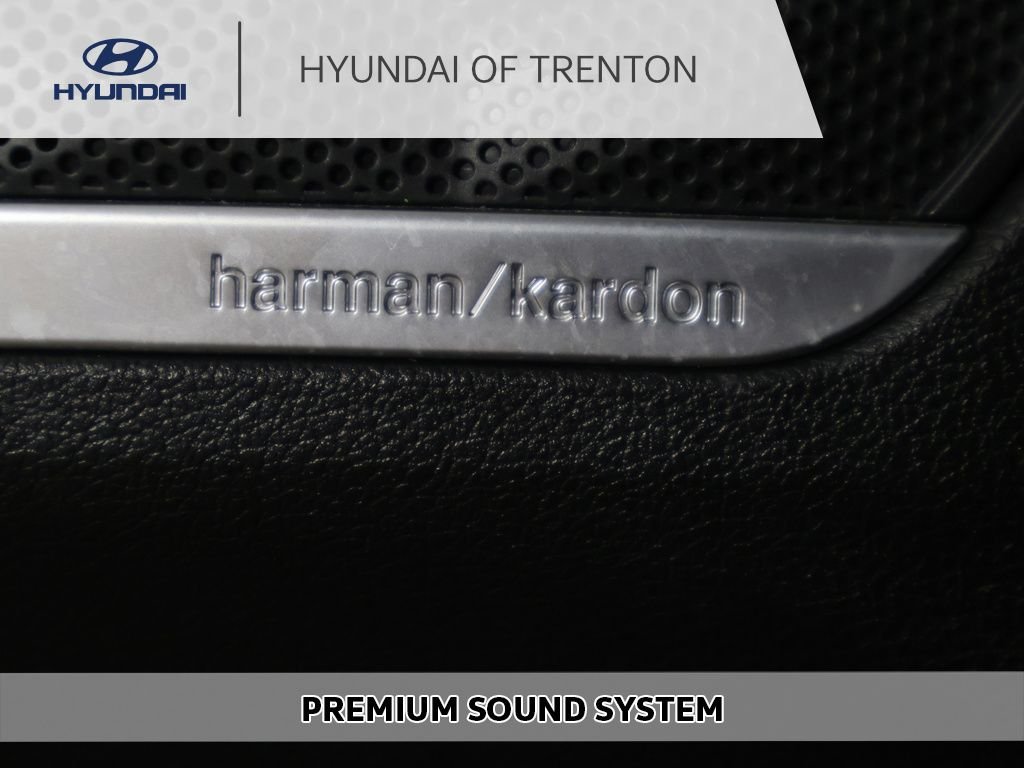 Used 2023 Black Hyundai Limited image 5