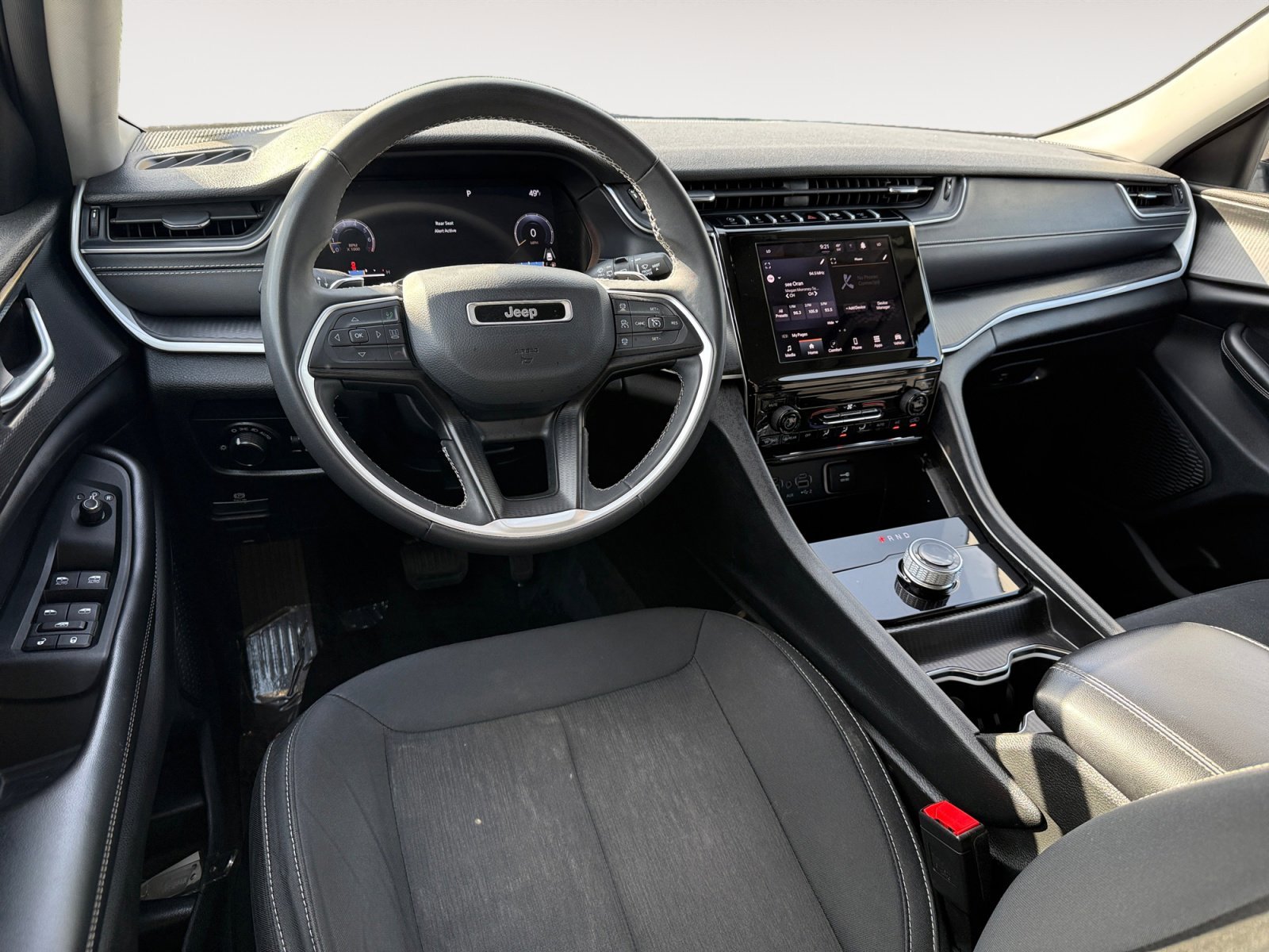 Used 2024 Gray Metallic Jeep Laredo image 15