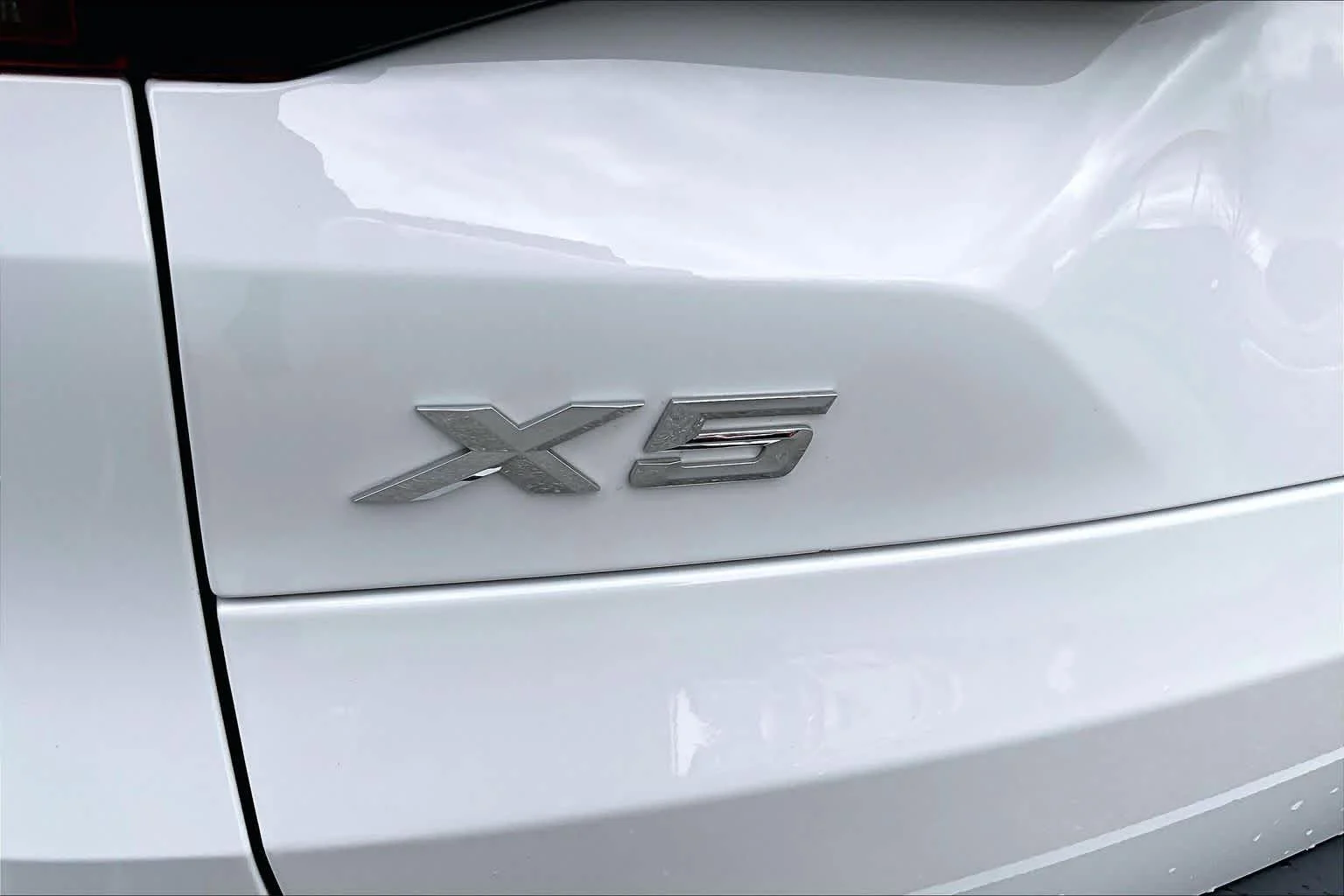Used 2023 Alpine White BMW xDrive40i image 31