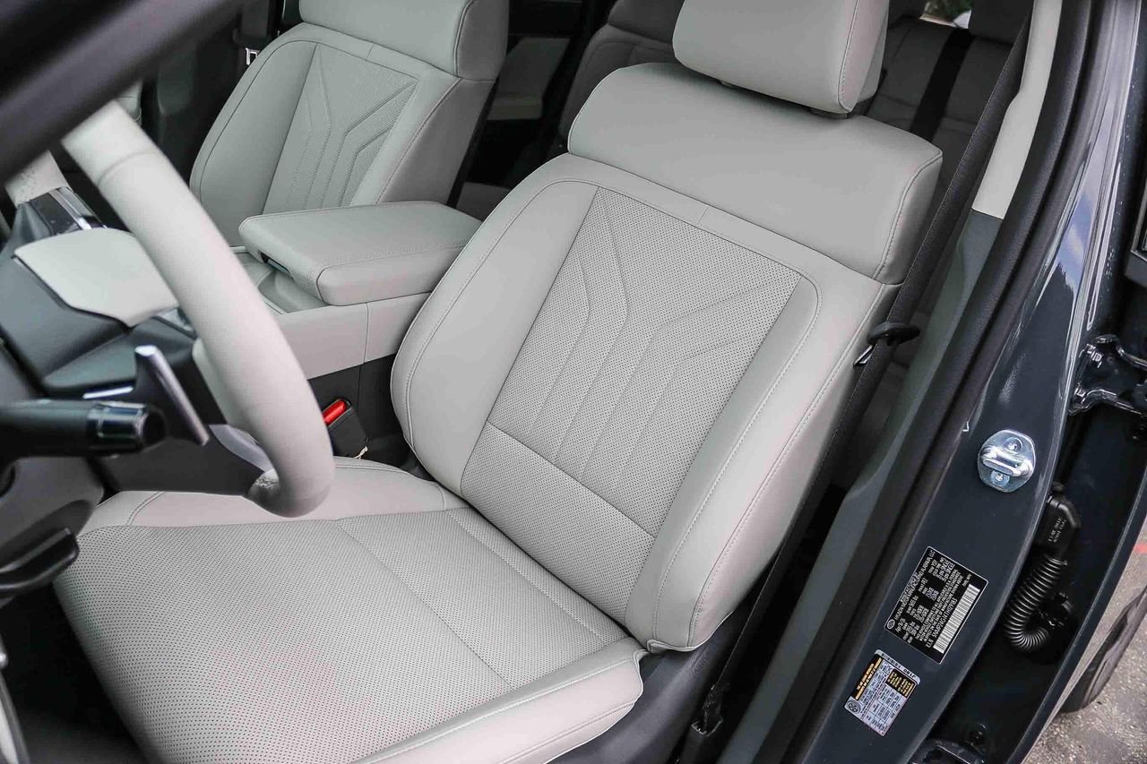 New 2026 Gray Hyundai SEL image 22
