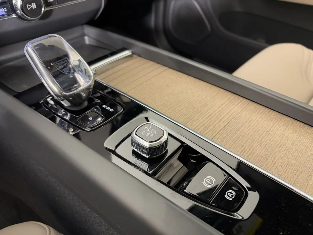 2026 Volvo XC60 Plus - Photo 32