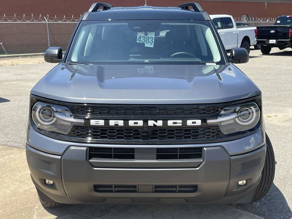 New 2025 Carbonized Gray Metallic Ford Outer Banks® image 8