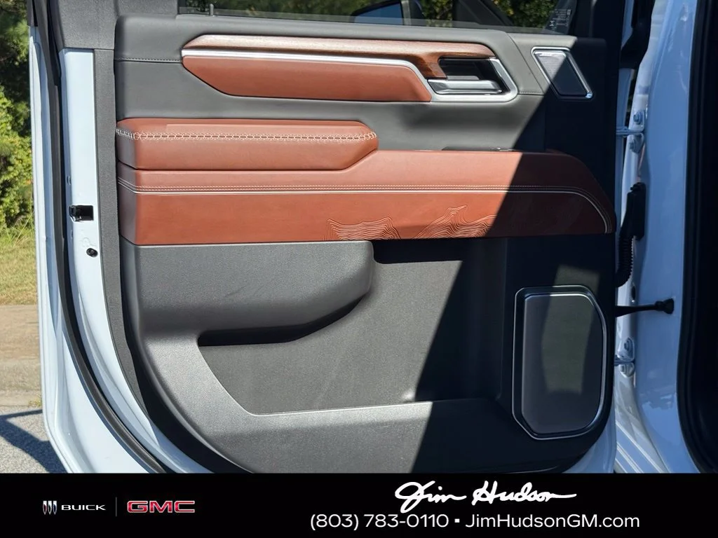 Used 2026 Glacier White Tricoat GMC Denali Ultimate image 25