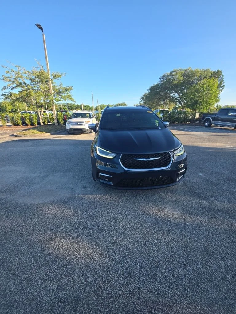 Used 2023 Blue Chrysler Pinnacle image 2