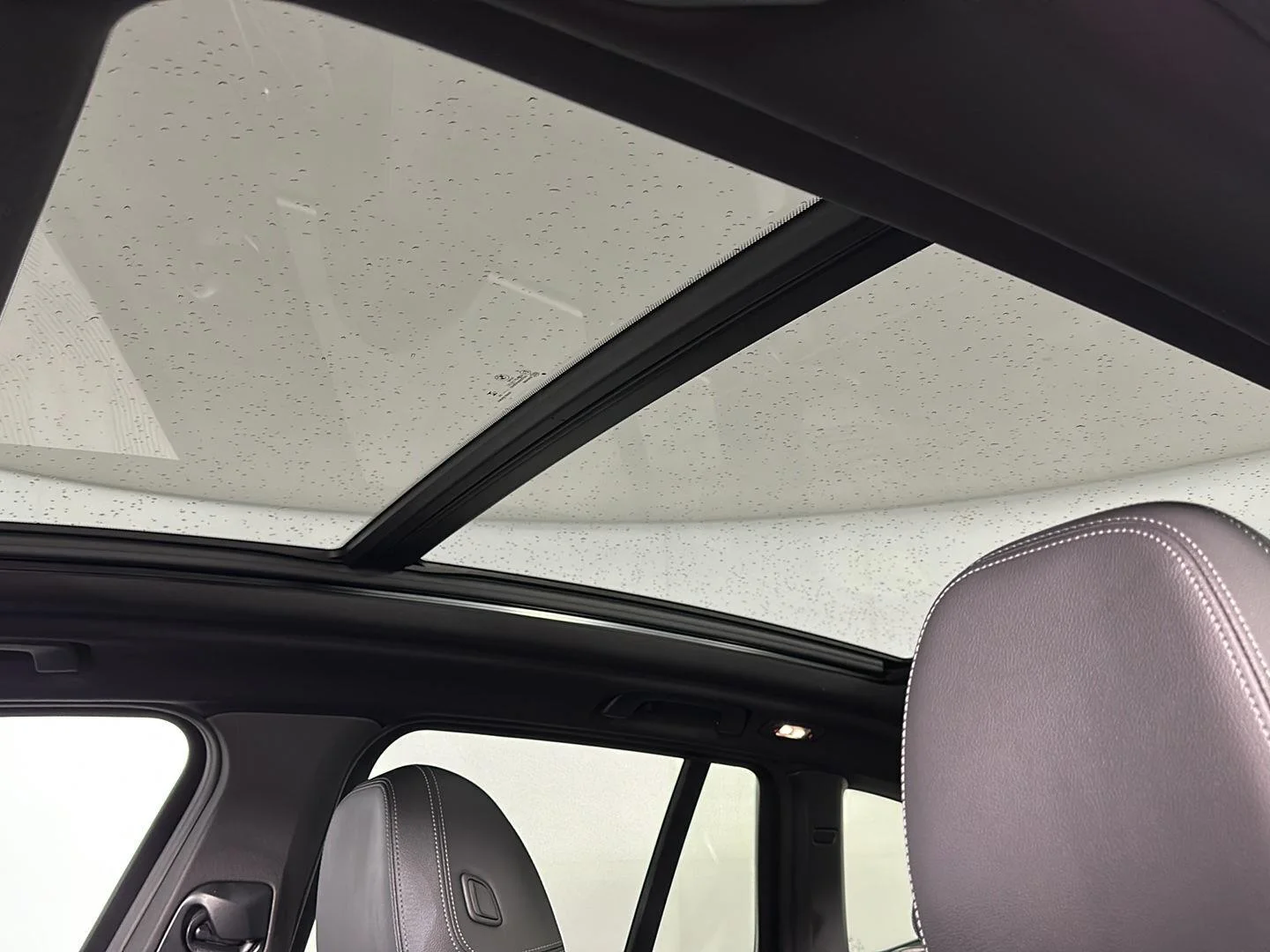 Used 2024 Skyscraper Grey Metallic BMW xDrive30i image 11