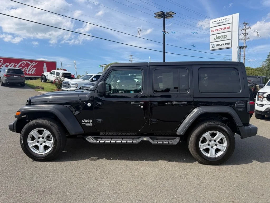 Used 2021 Black Jeep Unlimited Sport S image 8