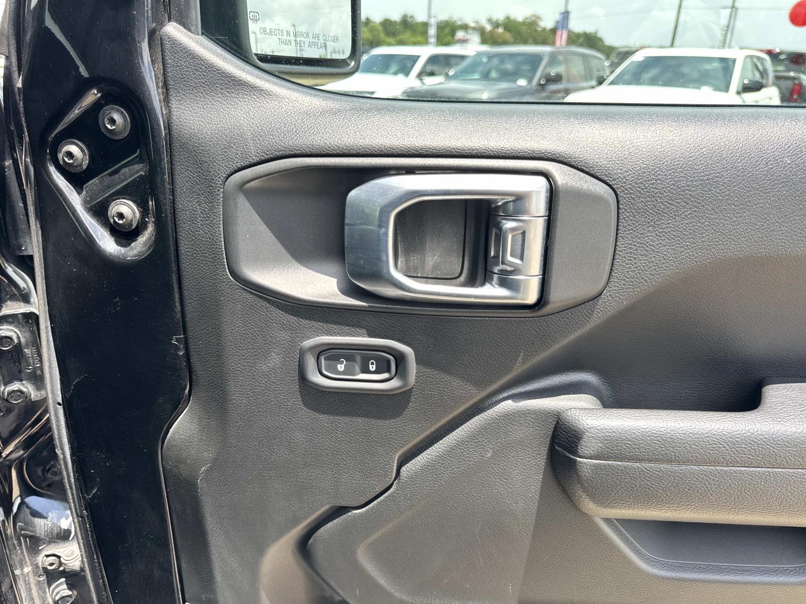 Used 2022 Black Jeep Sport S image 14