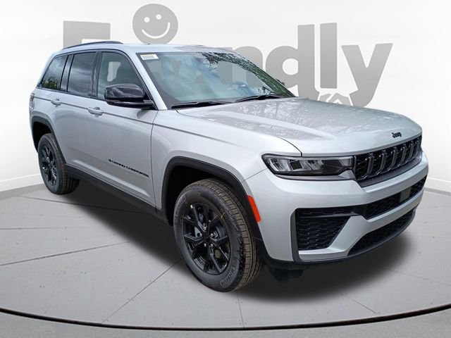 New 2026 Silver Zynith Exterior Paint Jeep Laredo Altitude image 3