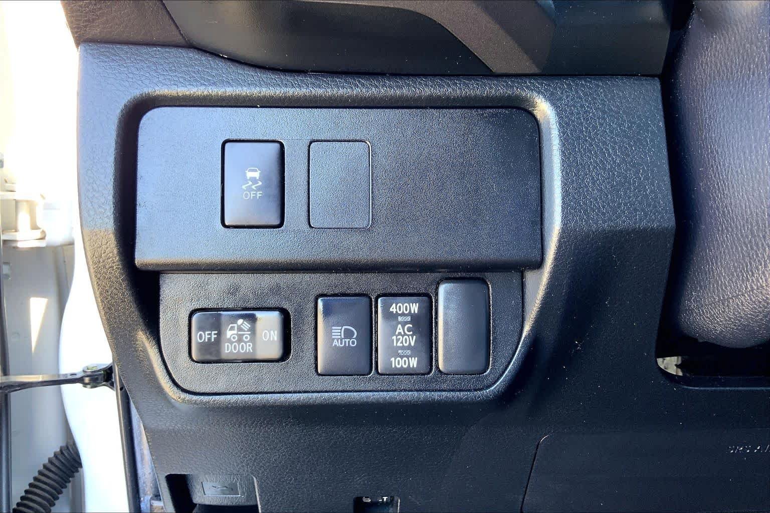 Used 2022 White Toyota TRD Sport image 33