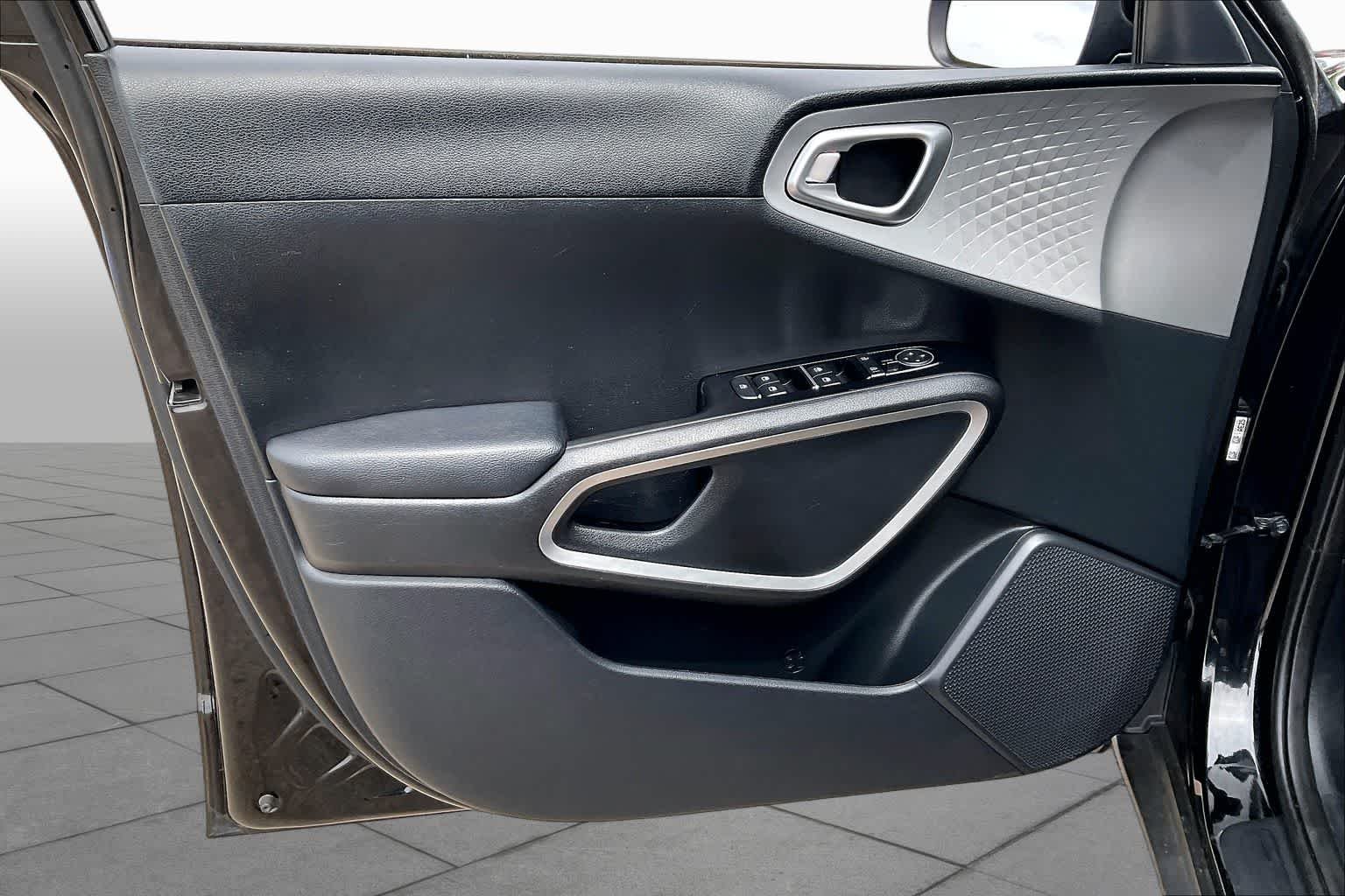 Used 2024 Fusion Black Kia LX image 20
