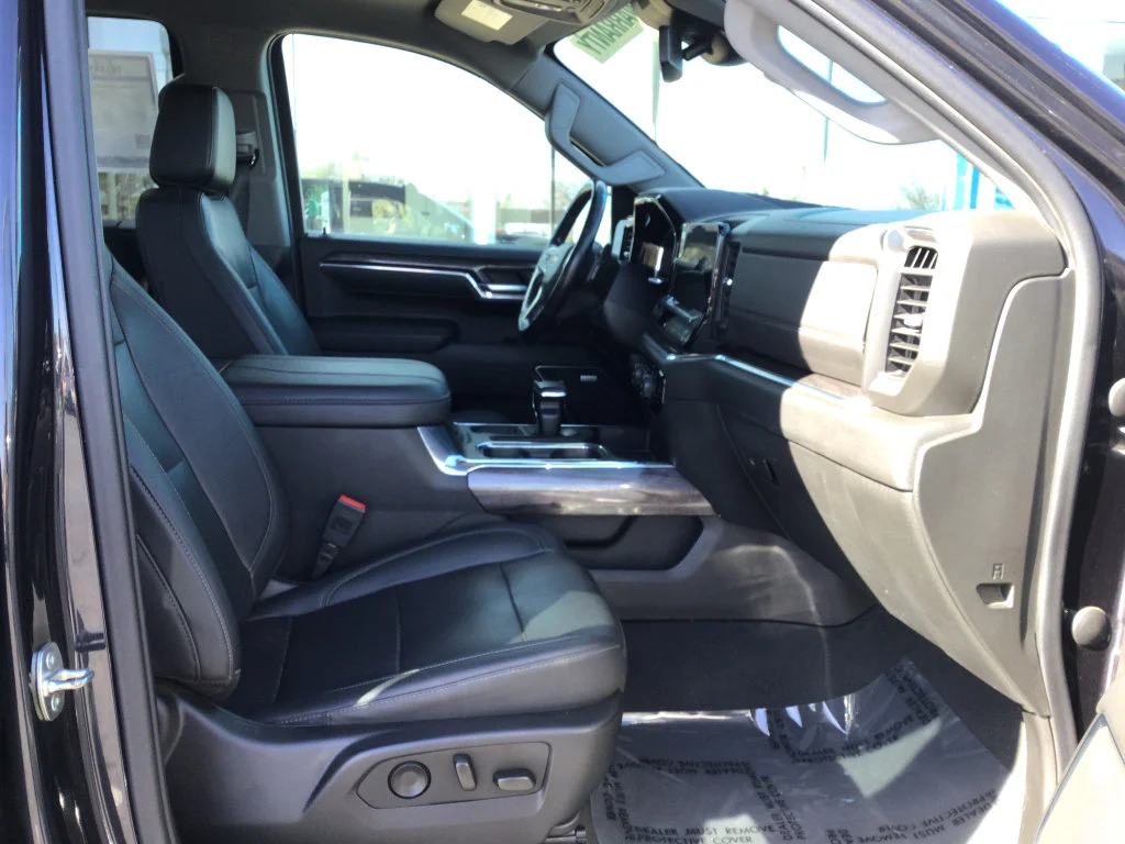 2023 Chevrolet Silverado 1500 LTZ - Photo 7