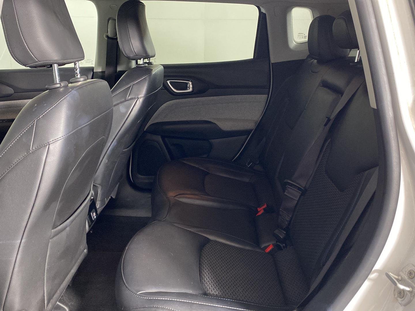 Used 2022 Bright White Clearcoat Jeep Latitude image 15
