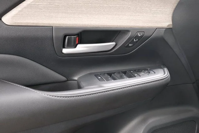 Certified Used 2026  Toyota Limited image 26