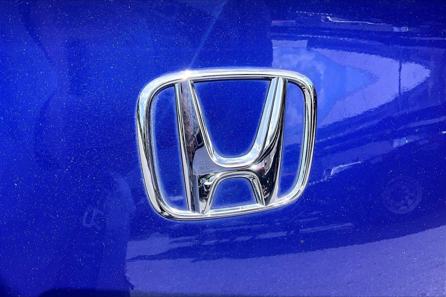 Used 2017 Deep Blue Opal Metallic Honda EX-L image 29