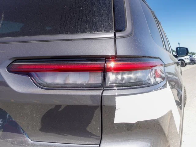New 2026 Baltic Gray Metallic Clear-Coat Exterior Paint Jeep Laredo image 6