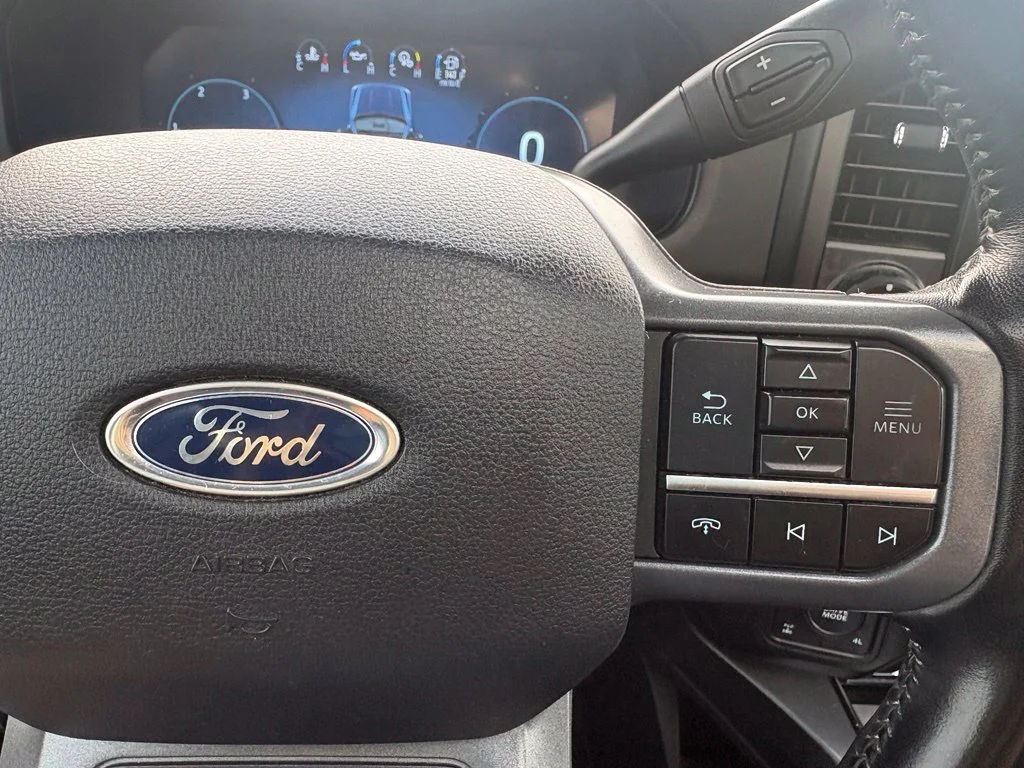 Used 2023 White Ford Lariat image 18