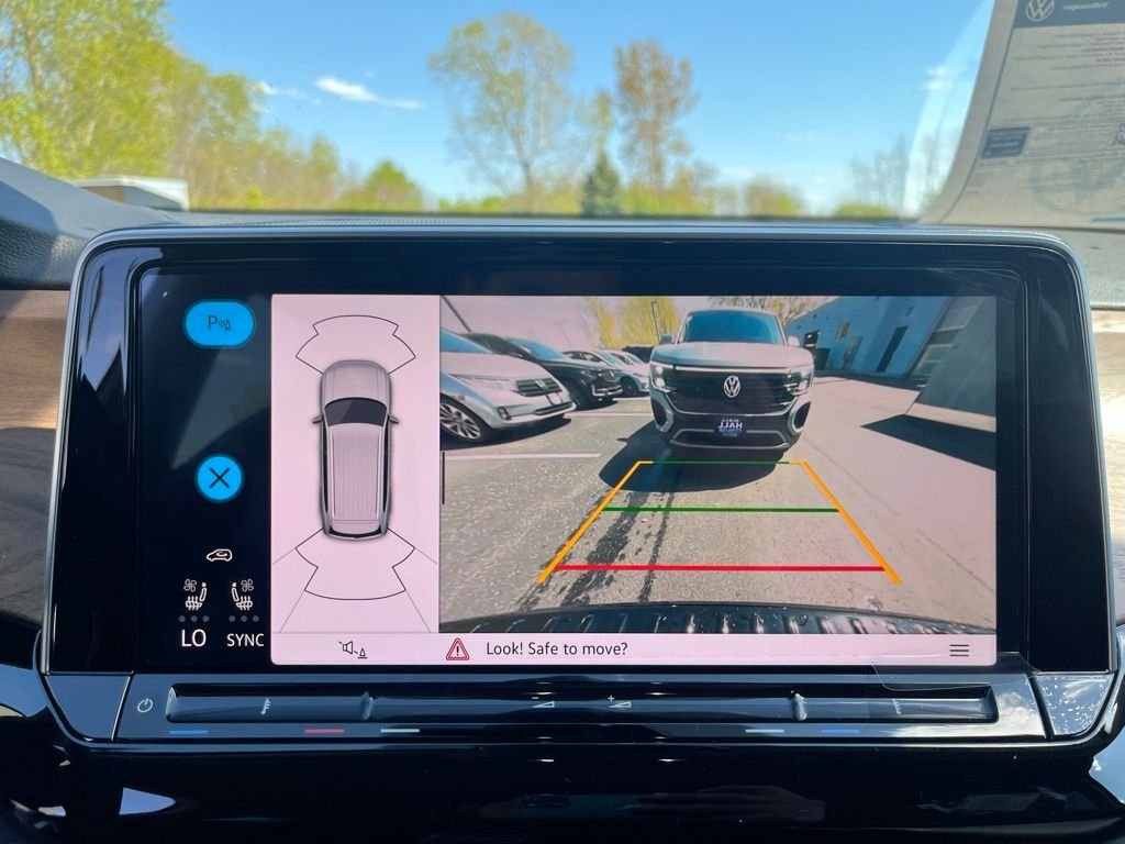 New 2026 Black Volkswagen 2.0T SE w/Technology image 14