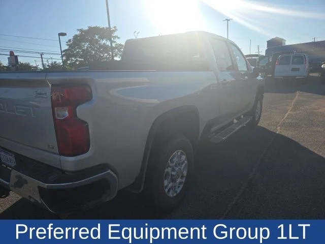 Used 2022 Silver Chevrolet LT image 5