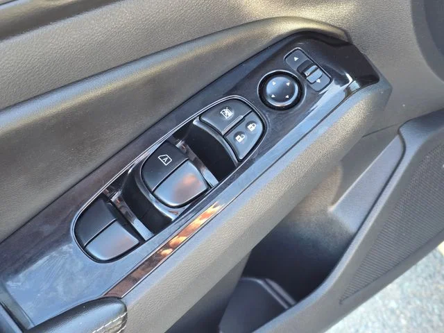 Used 2023 Gray Nissan 2.5 SV image 21