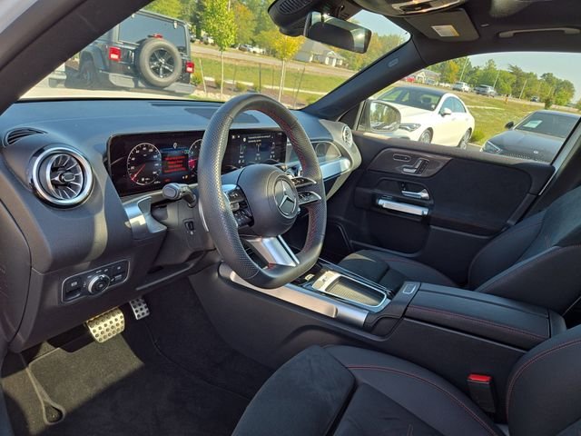 Certified Used 2024 White Mercedes-Benz GLB 250 image 26