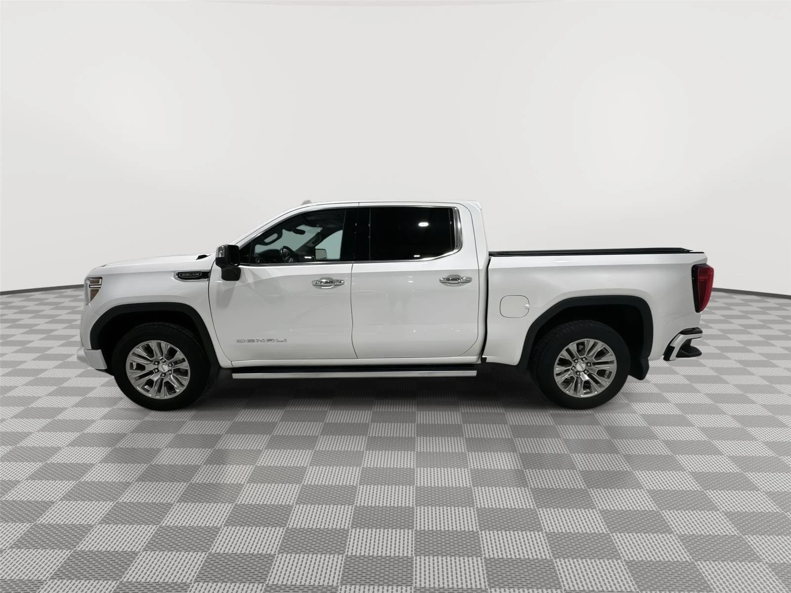 Used 2020 GMC Sierra 1500 Denali with VIN 1GTU9FEL9LZ210898 for sale in Alexandria, Minnesota
