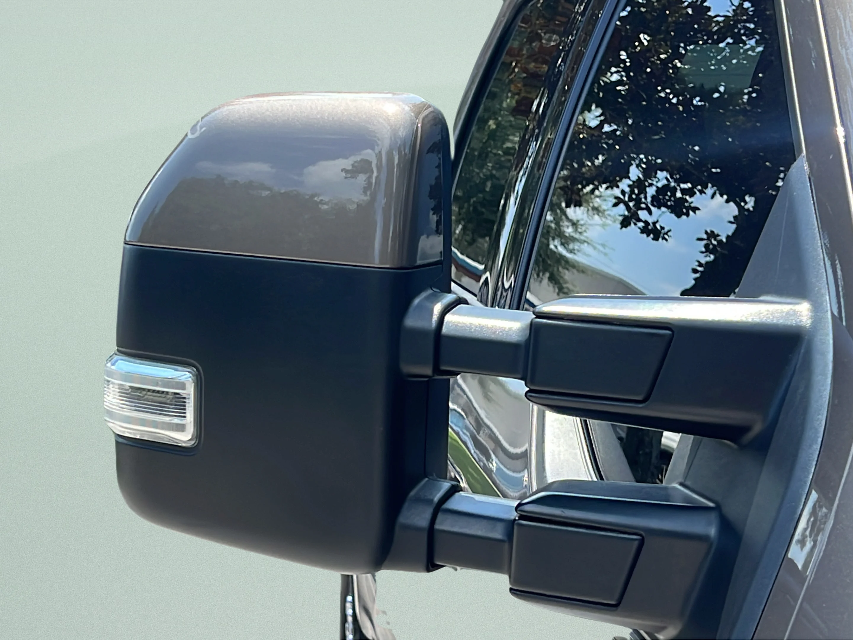 Used 2022 Stone Gray Metallic Ford LARIAT image 11