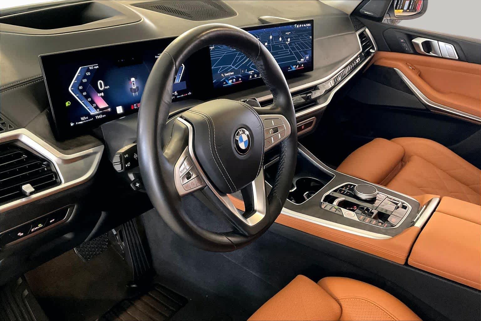 Used 2026 Mineral White Metallic BMW xDrive40i image 16