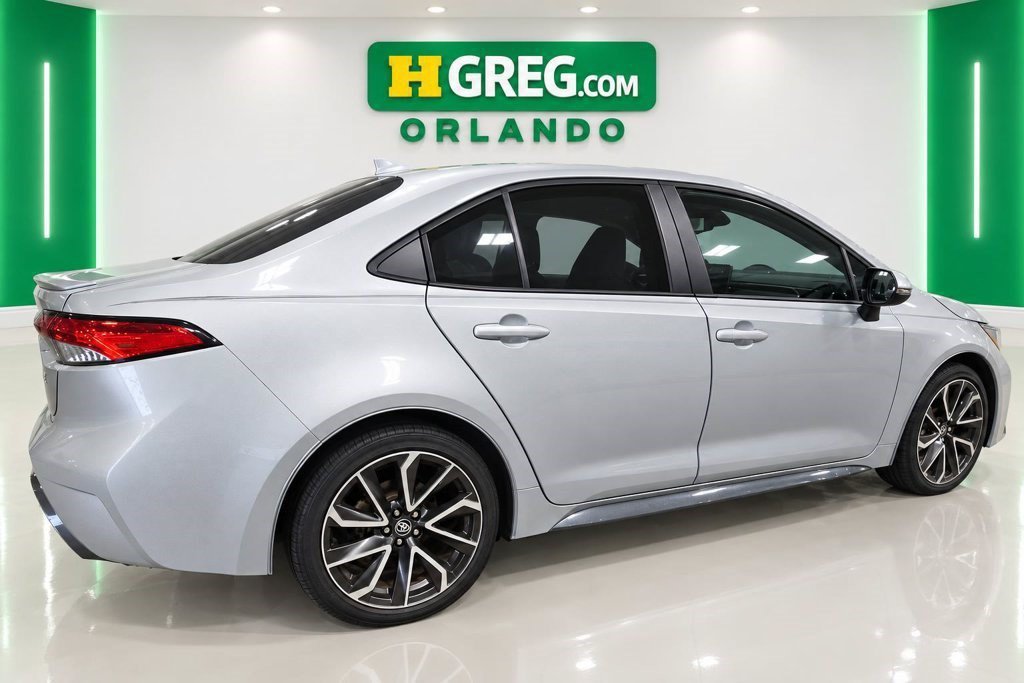 Used 2020 Classic Silver Metallic Toyota SE image 4