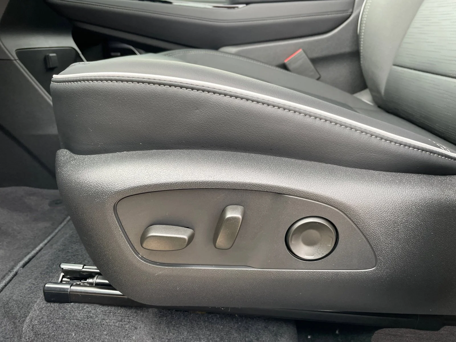 New 2026 Summit White Buick Sport Touring AWD image 15