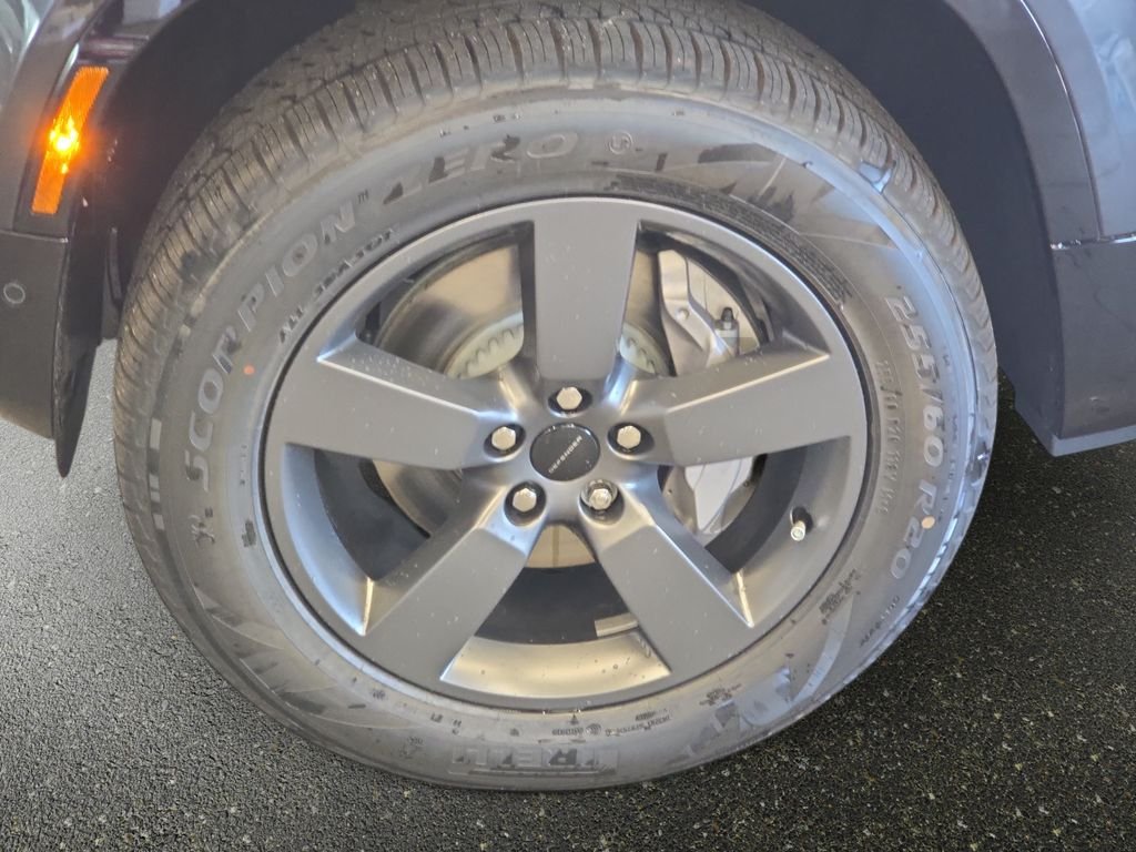 New 2026 Carpathian Grey Land Rover X-Dynamic SE image 22