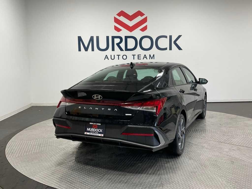 New 2025 Abyss Black Hyundai SEL Sport image 13
