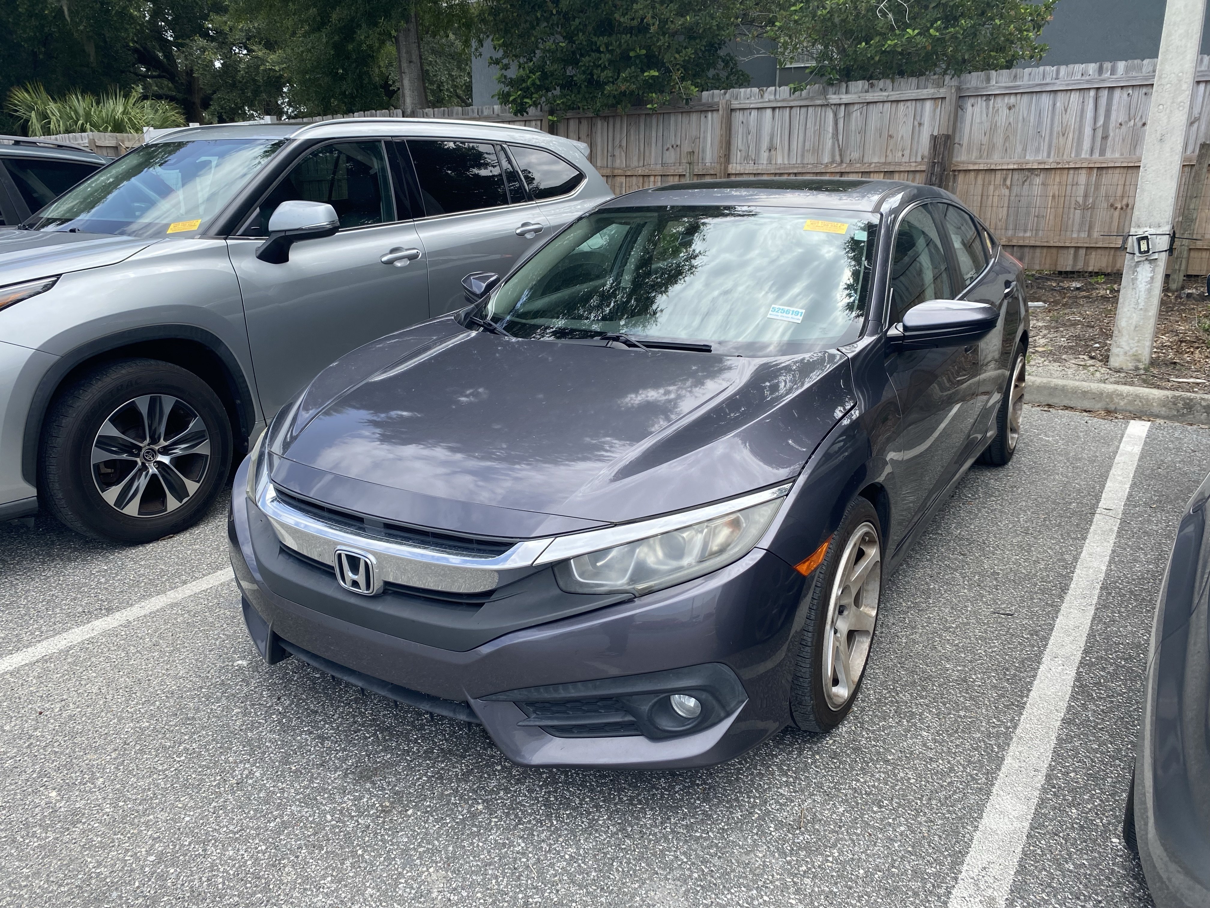 Used 2017 Modern Steel Metallic Honda EX-T image 11