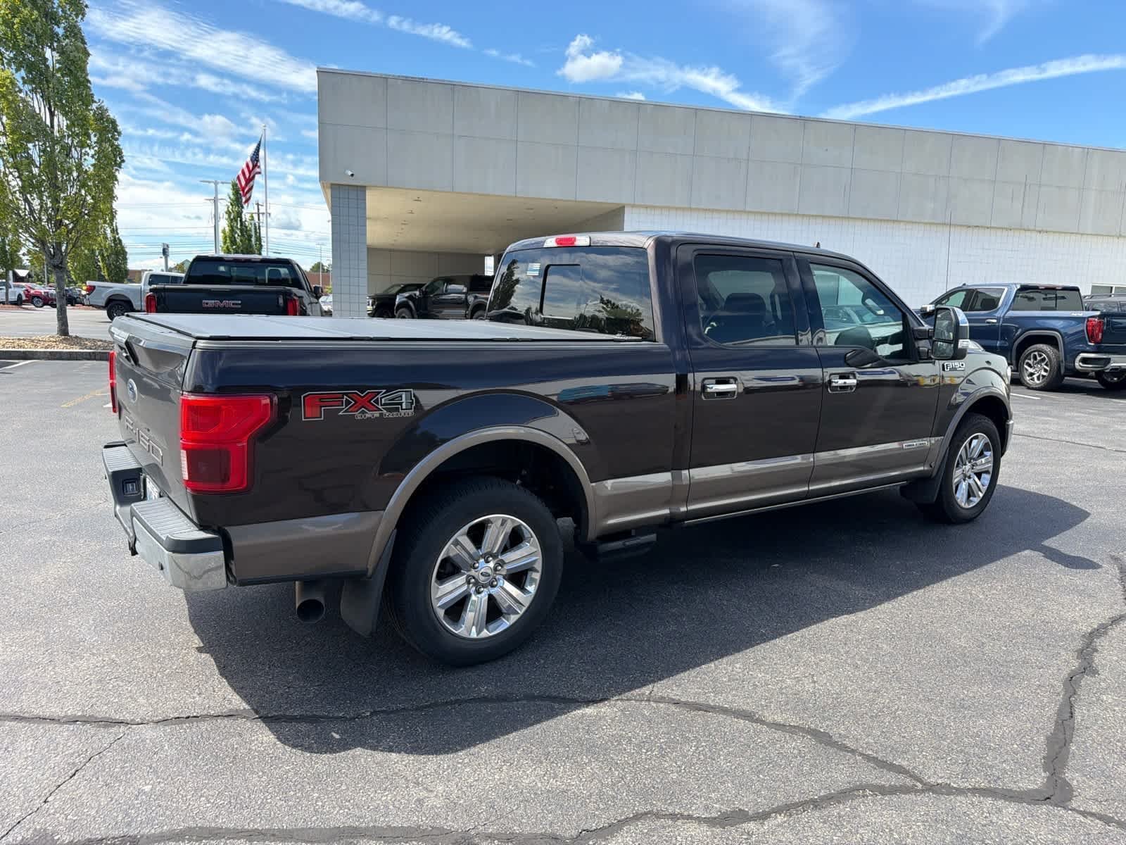 Used 2018 Magma Red / Stone Ford LARIAT image 5
