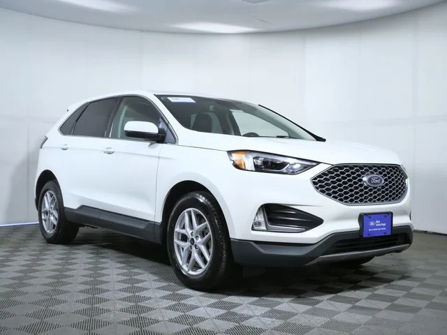 Used 2024 White Ford SEL image 1