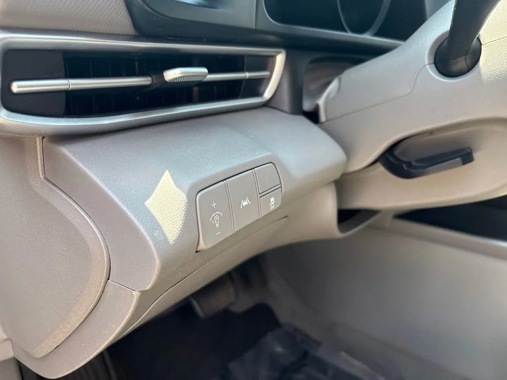 Used 2023 Black Hyundai SEL image 16