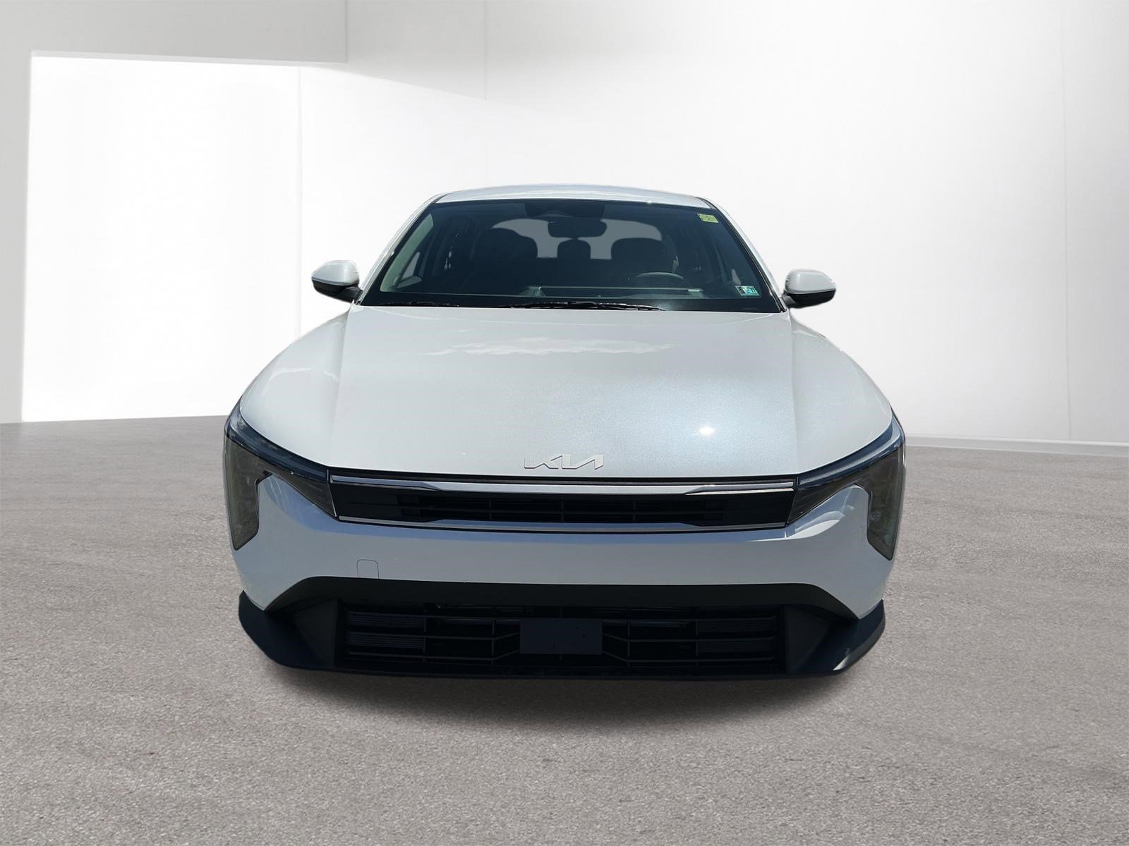New 2026 Snow White Pearl Kia LXS image 8