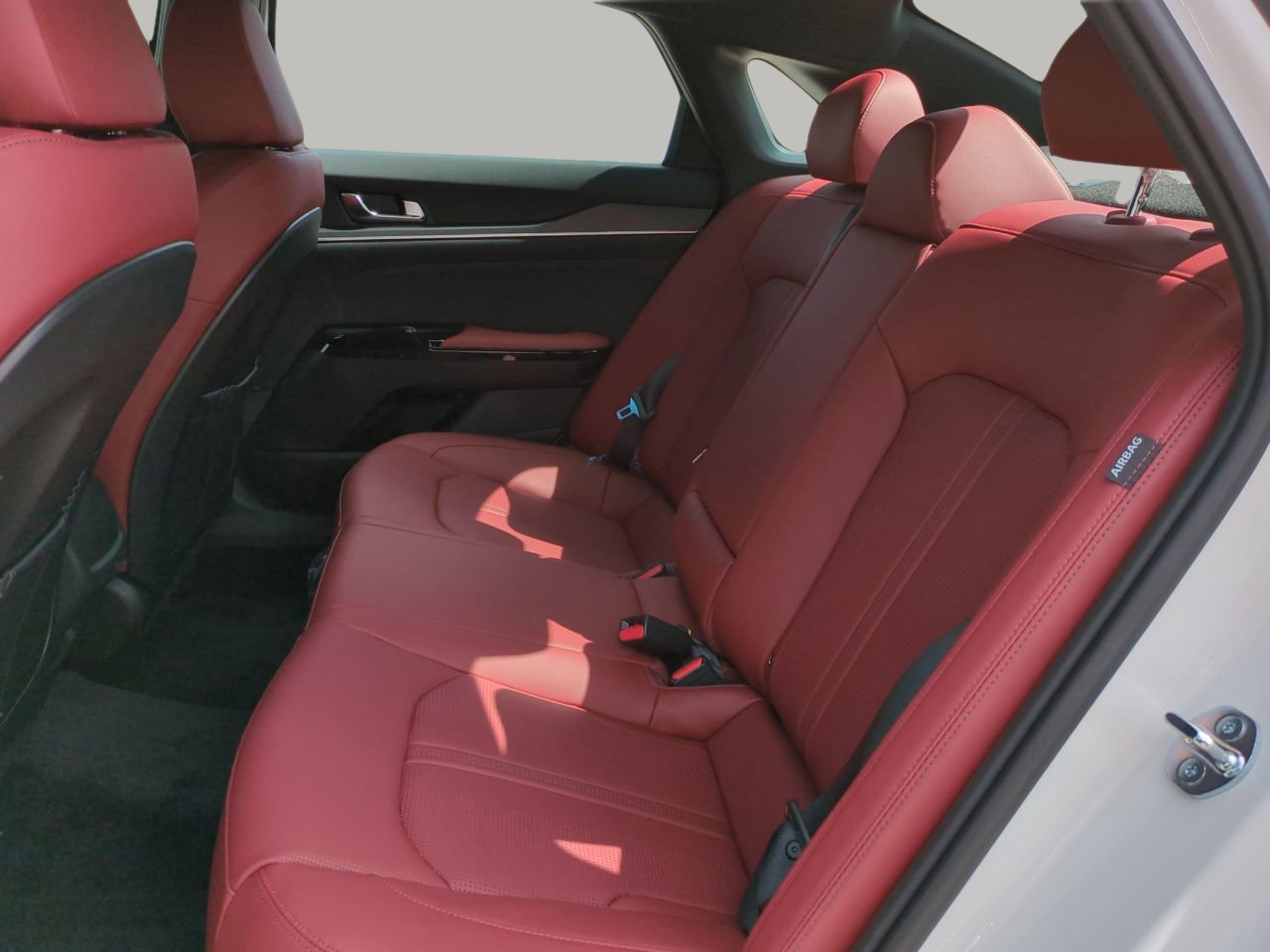 New 2026 Snow White Pearl Kia GT-Line image 17