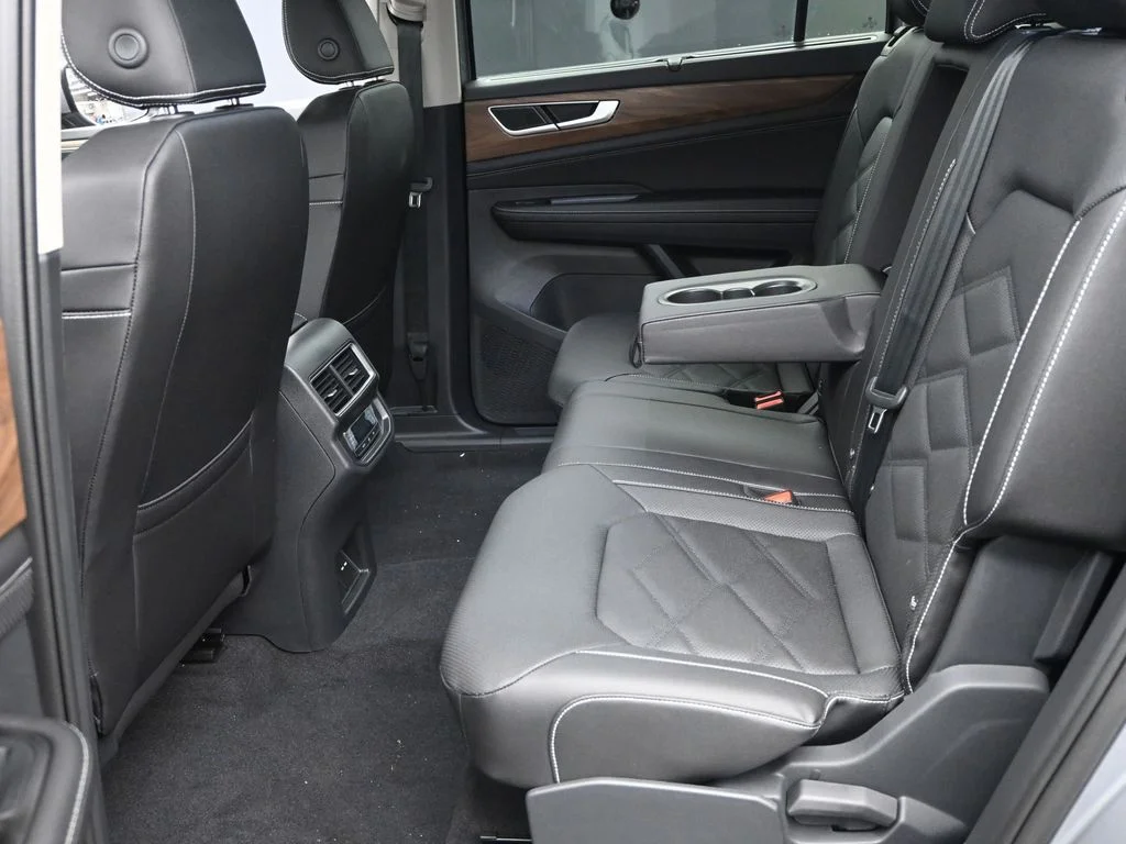 2026 Volkswagen Atlas SE w/Tech - Photo 16