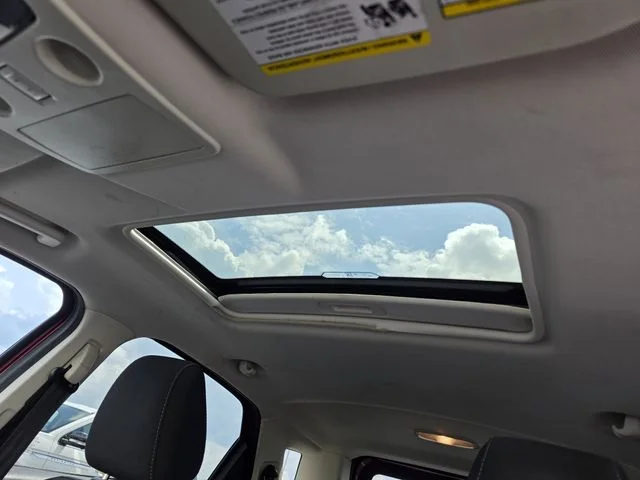Used 2020 Ruby Red Metallic Ford SE image 18