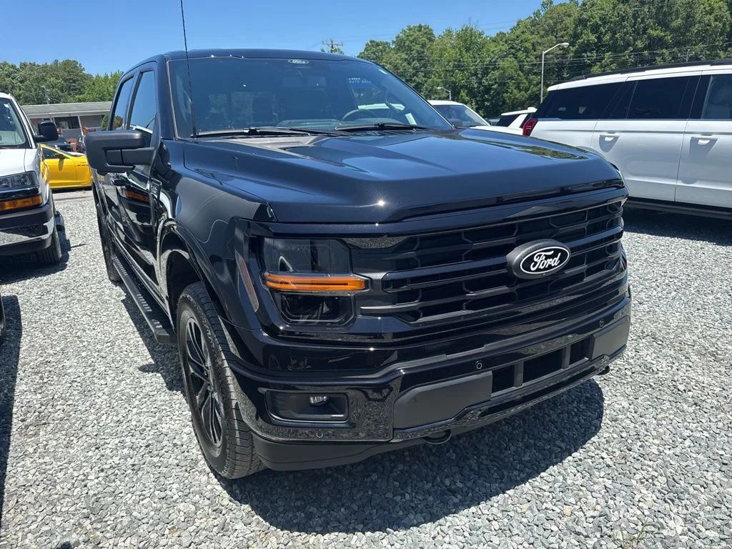 Used 2024 Black Ford XLT image 2