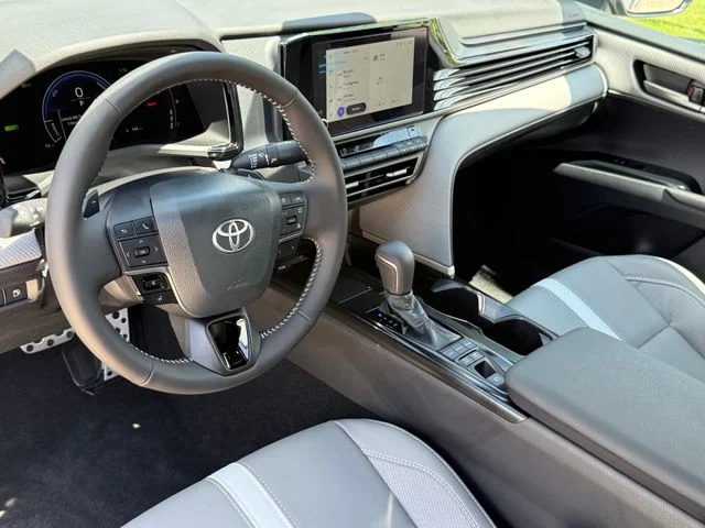 Used 2026  Toyota SE image 10