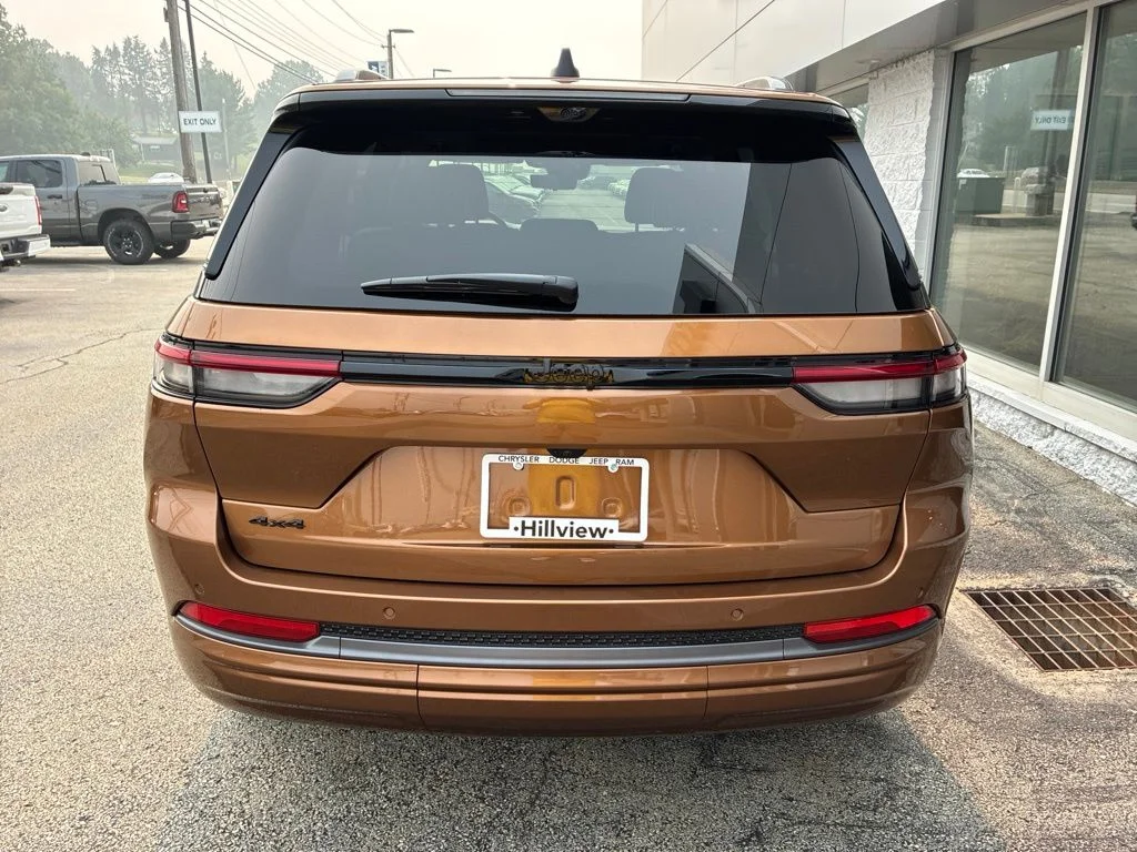 New 2026 Copper Shino Metallic Clear-Coat Exterior Paint Jeep Limited Reserve image 4