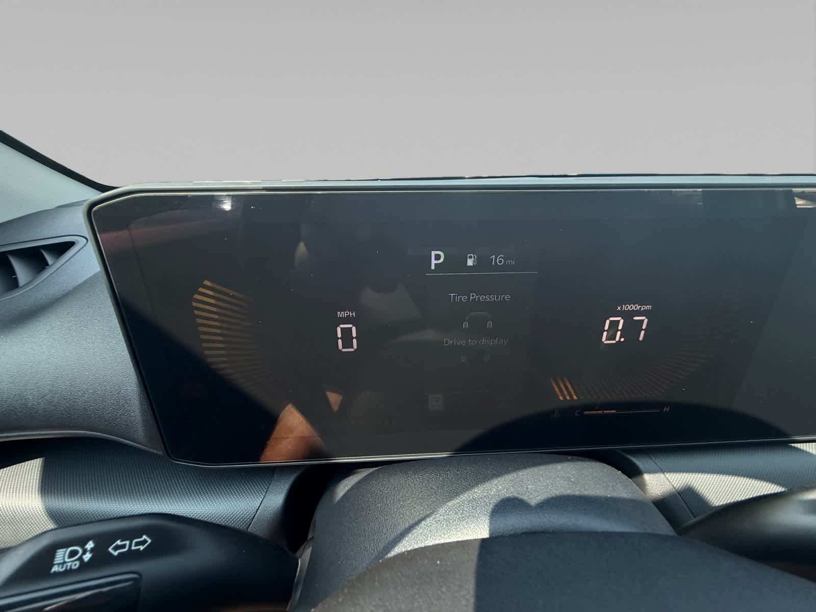 New 2026 Snow White Pearl Kia LXS image 14