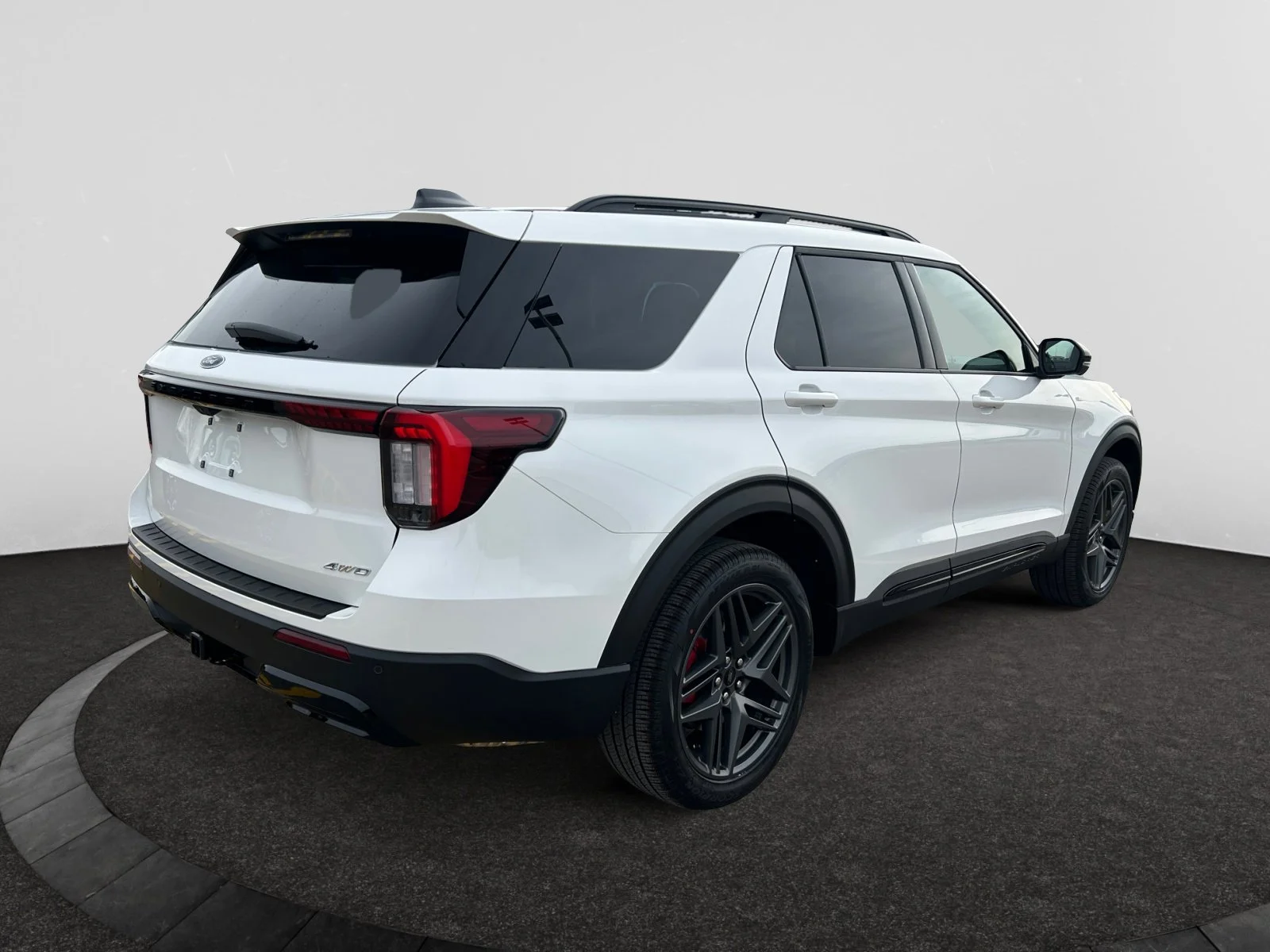 New 2026 Star White Metallic Tri-Coat Ford ST-Line image 5